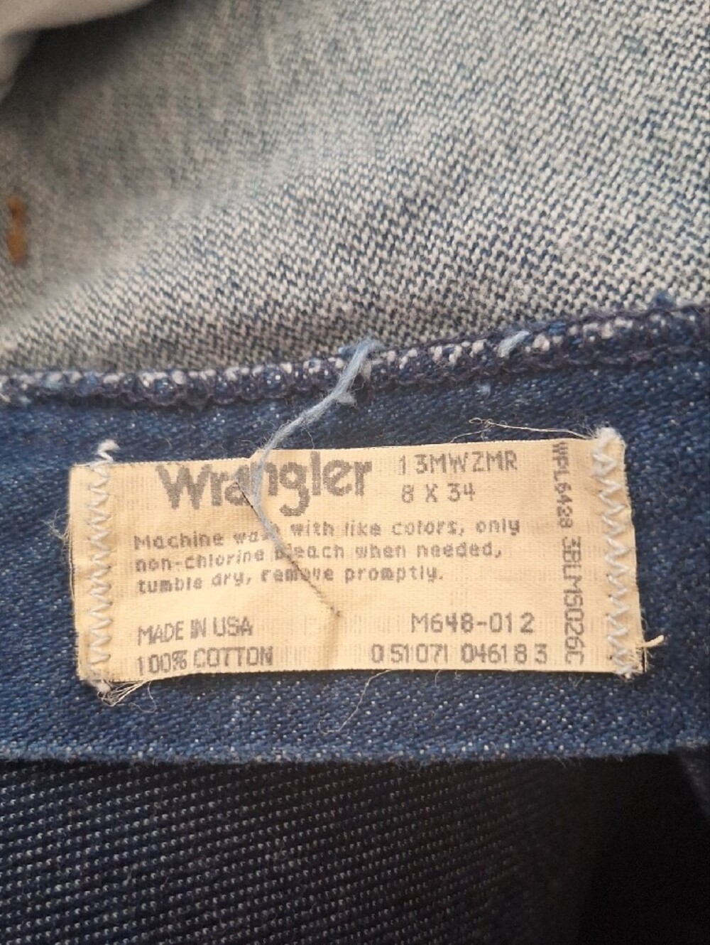 Wrangler Men's Indigo Straight Jeans - Picture 4 of 5